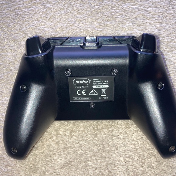 Limited edition Xbox One Controller. - Picture 2 of 4